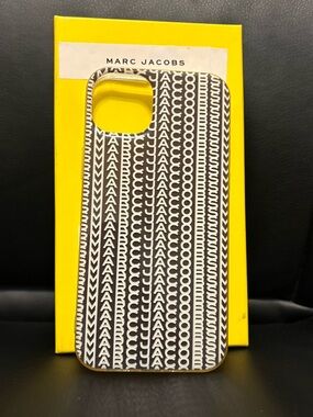 Marc Jacobs Black & White Pattern iPhone  14 Plus Case